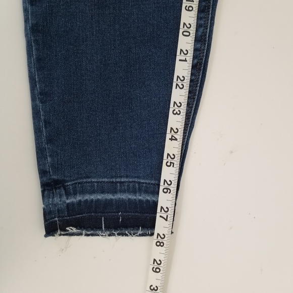 Spanx Distressed Ankle Skinny Denim Jegging Medium Wash Frayed Hem Size 2X - Picture 3 of 12